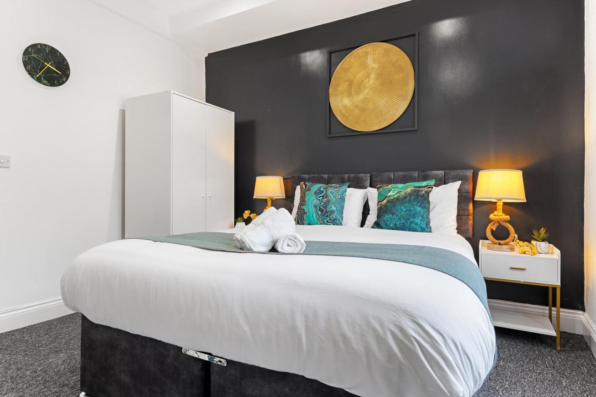 Apartment Immaculate 2-bed Escape- Sleeps 6- Garden & Parking - 15 Mins To Central- Save 20 Percent Weekly! *